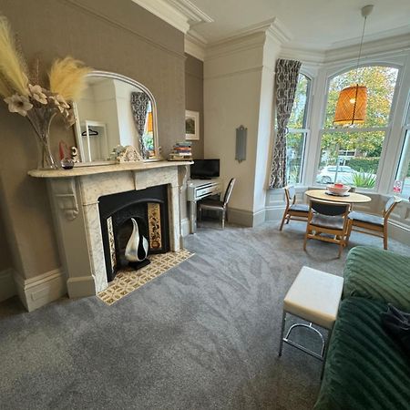 2 Bed Ground Floor Apartment, Sleeps 4 With Free Parking Harrogate Exteriér fotografie