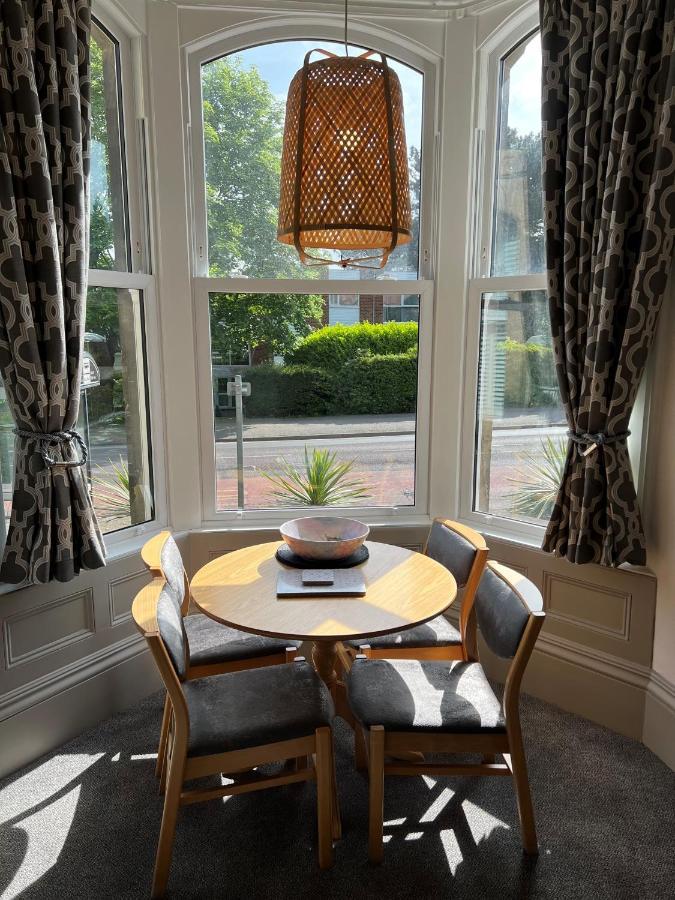2 Bed Ground Floor Apartment, Sleeps 4 With Free Parking Harrogate Exteriér fotografie