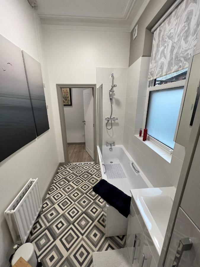 2 Bed Ground Floor Apartment, Sleeps 4 With Free Parking Harrogate Exteriér fotografie