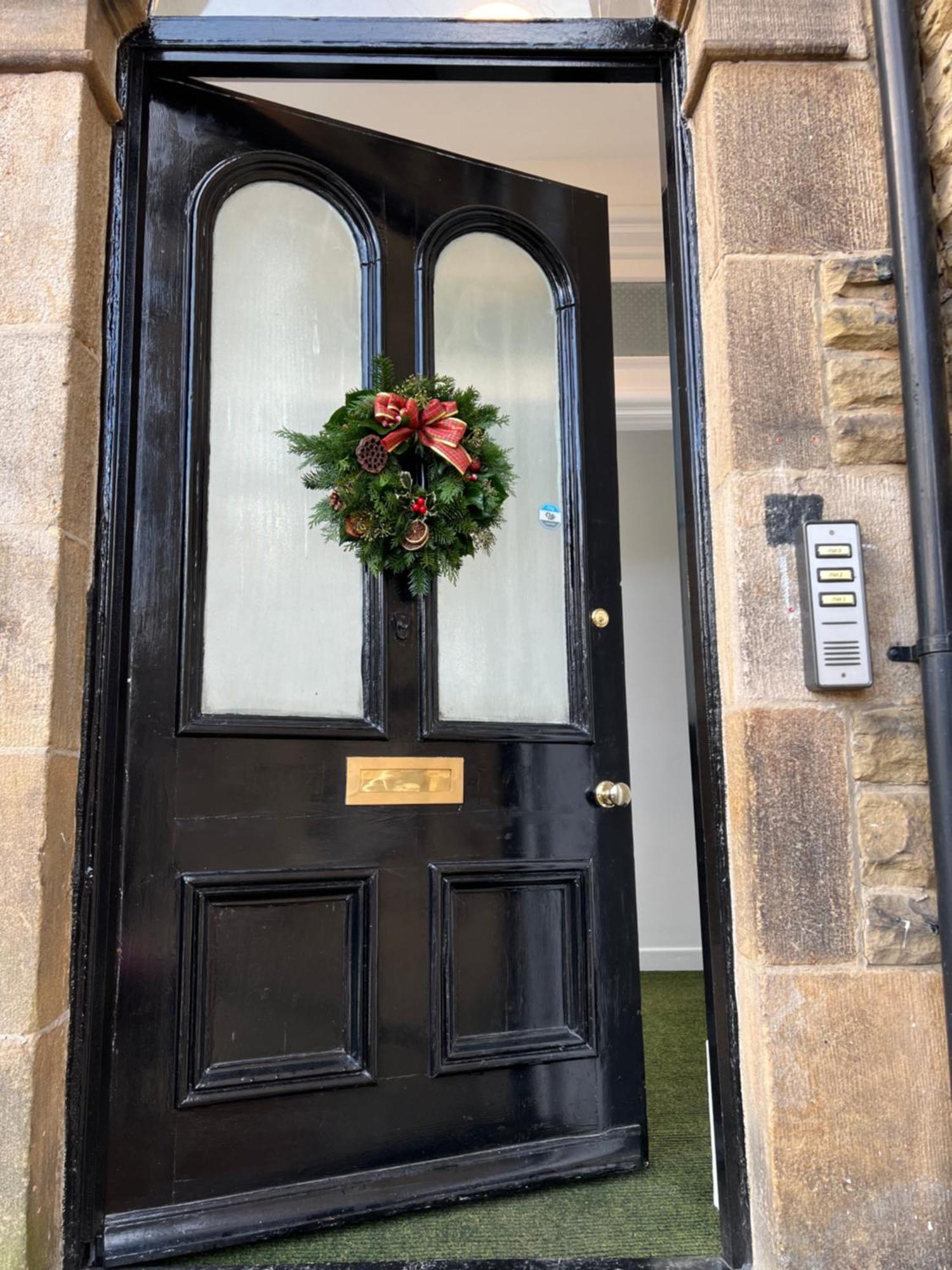 2 Bed Ground Floor Apartment, Sleeps 4 With Free Parking Harrogate Exteriér fotografie