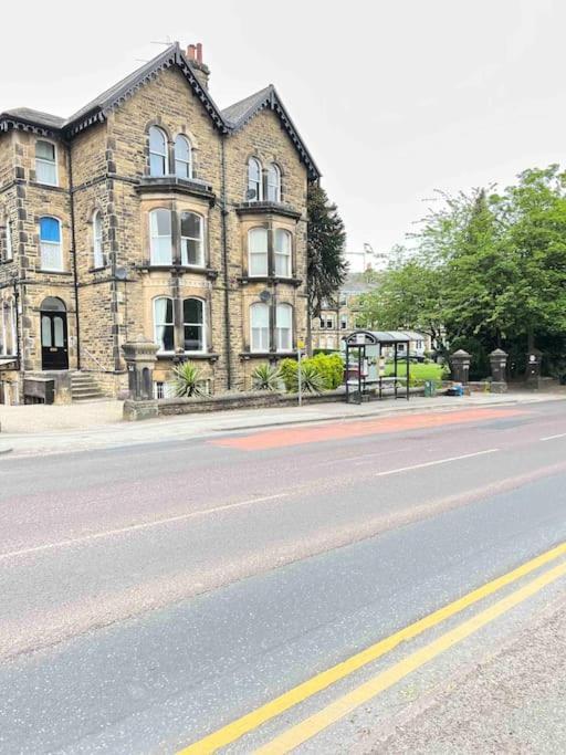 2 Bed Ground Floor Apartment, Sleeps 4 With Free Parking Harrogate Exteriér fotografie