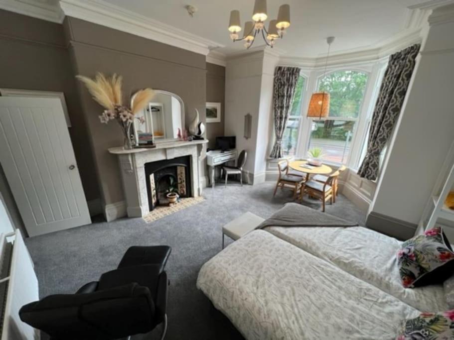 2 Bed Ground Floor Apartment, Sleeps 4 With Free Parking Harrogate Exteriér fotografie